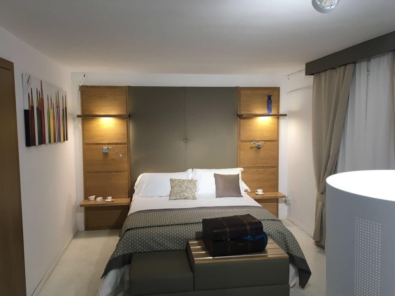 Hotiday Room Collection - Napoli Residenza Scarlatti Luaran gambar