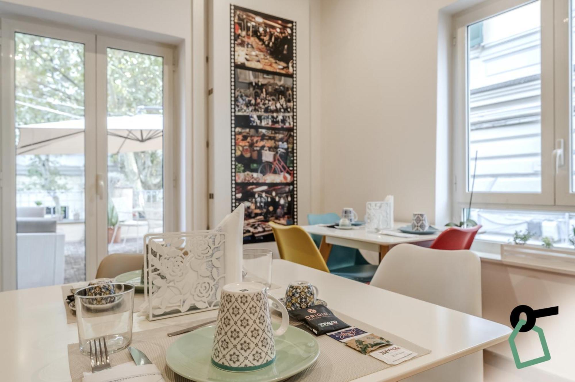 Hotiday Room Collection - Napoli Residenza Scarlatti Luaran gambar