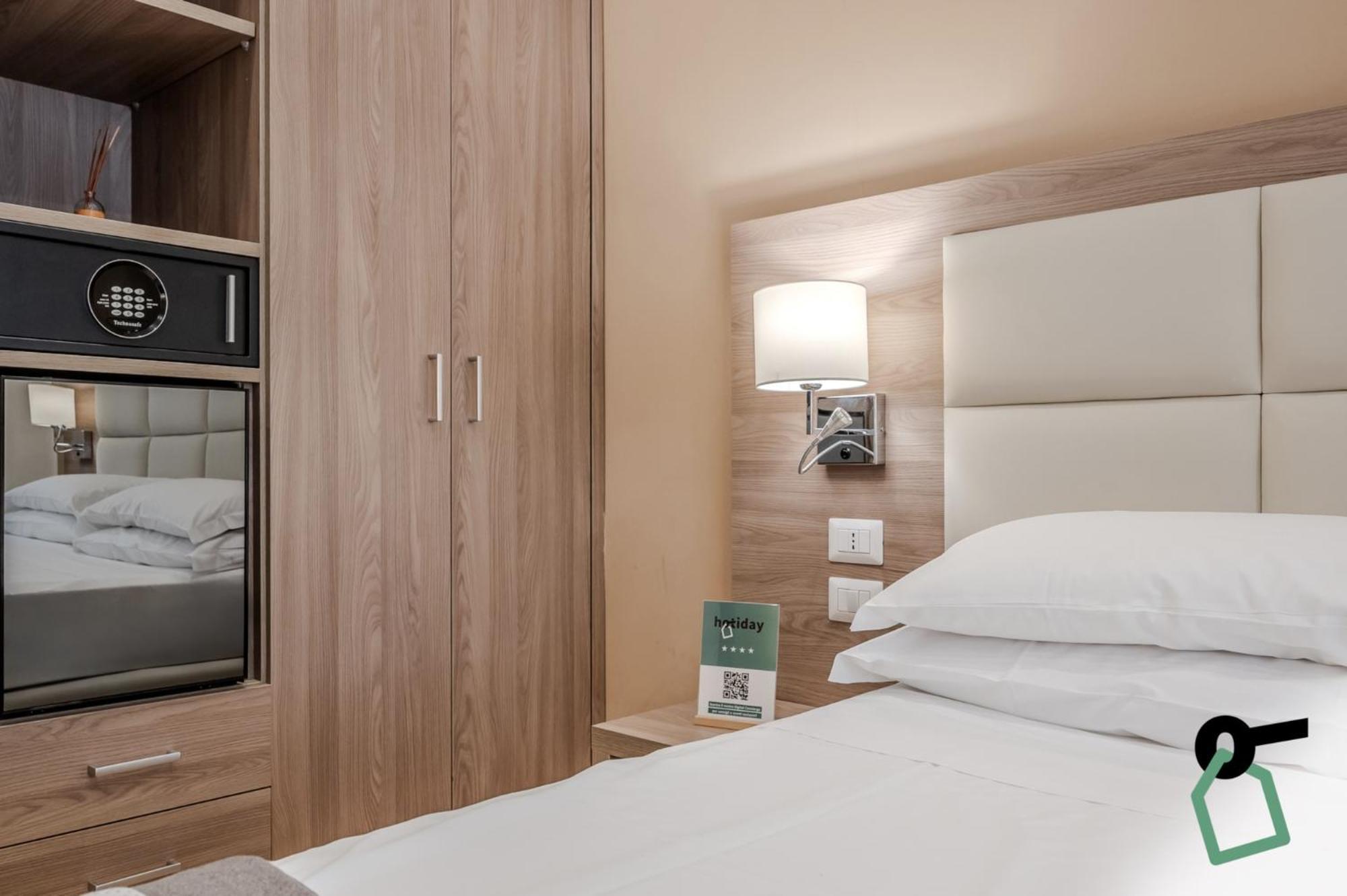 Hotiday Room Collection - Napoli Residenza Scarlatti Luaran gambar