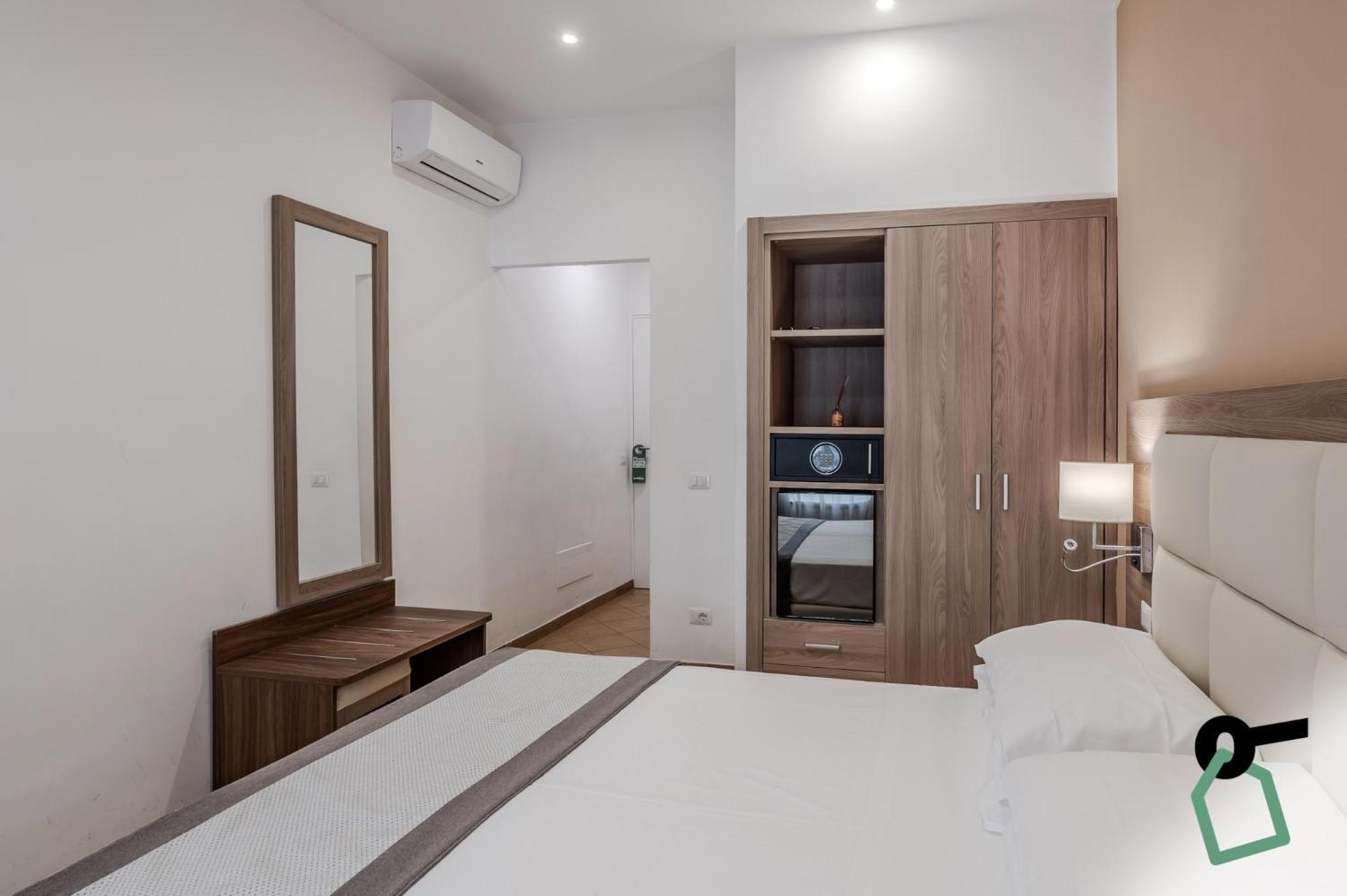 Hotiday Room Collection - Napoli Residenza Scarlatti Luaran gambar