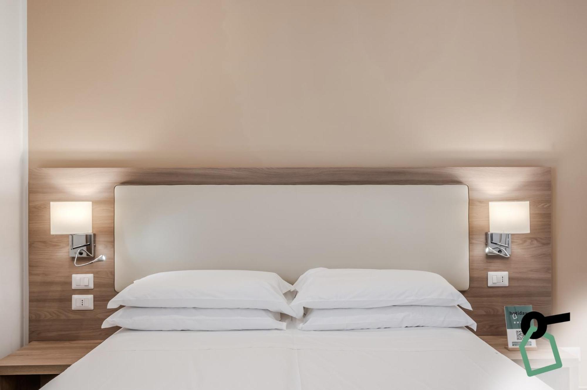 Hotiday Room Collection - Napoli Residenza Scarlatti Luaran gambar